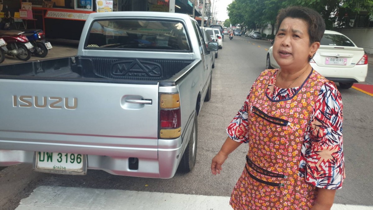 แม่ค้ากับข้าวซื้อหวยเลขทะเบียนรถ หลังถูกรถชน ดวงเฮงถูก 12 ล้าน
