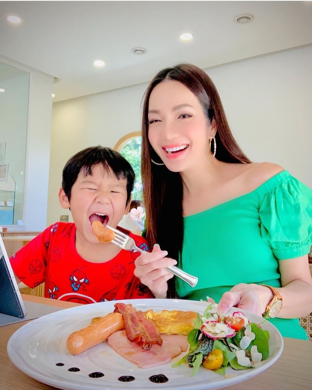 อ๋อม สกาวใจ