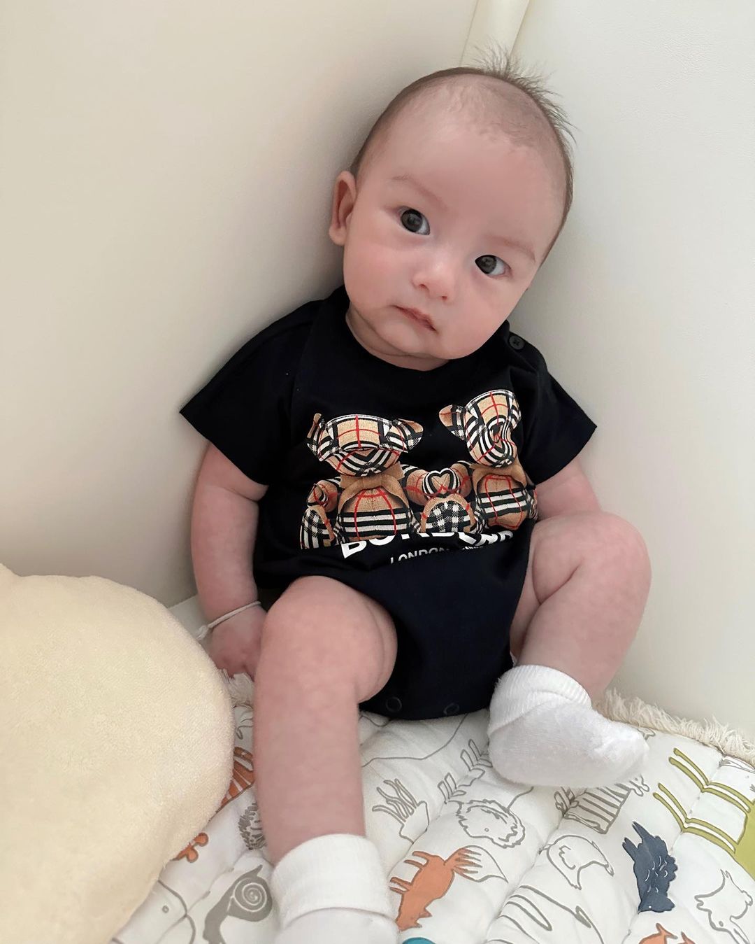 น้องไซลาส ลูกดิว อริสรา