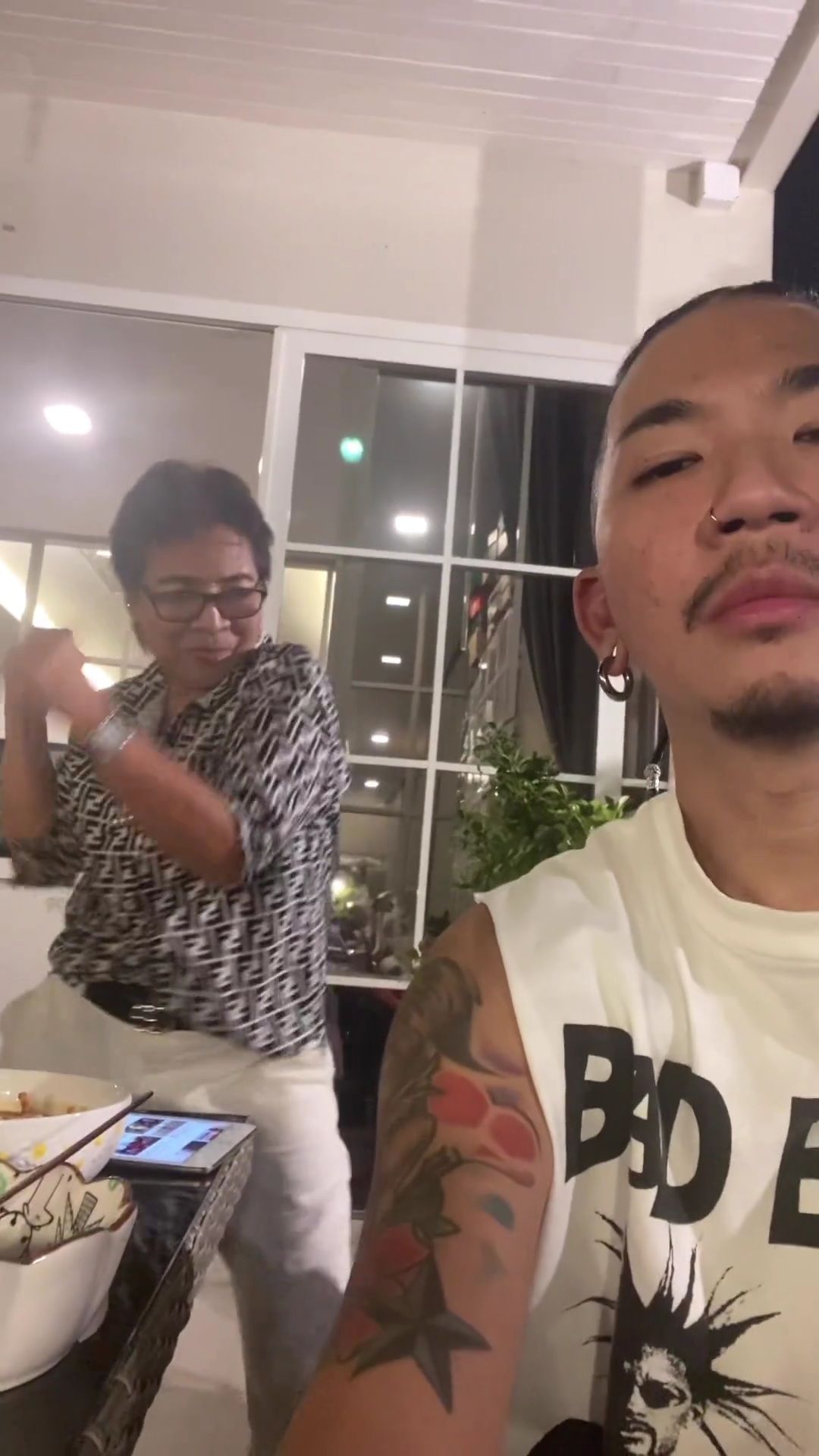 แจ๊ส ชวนชื่น