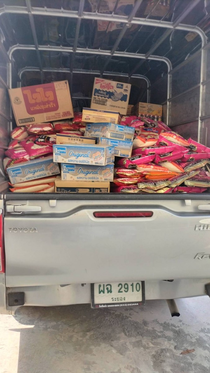 ระยอง สาวขับรถอย่างเซียนเข้าที่แคบทำเอาชาวโซเชียลช่วยกันลุ้นแทบหายใจไม่ออก@ธานนท์ ตรีพลอักษร