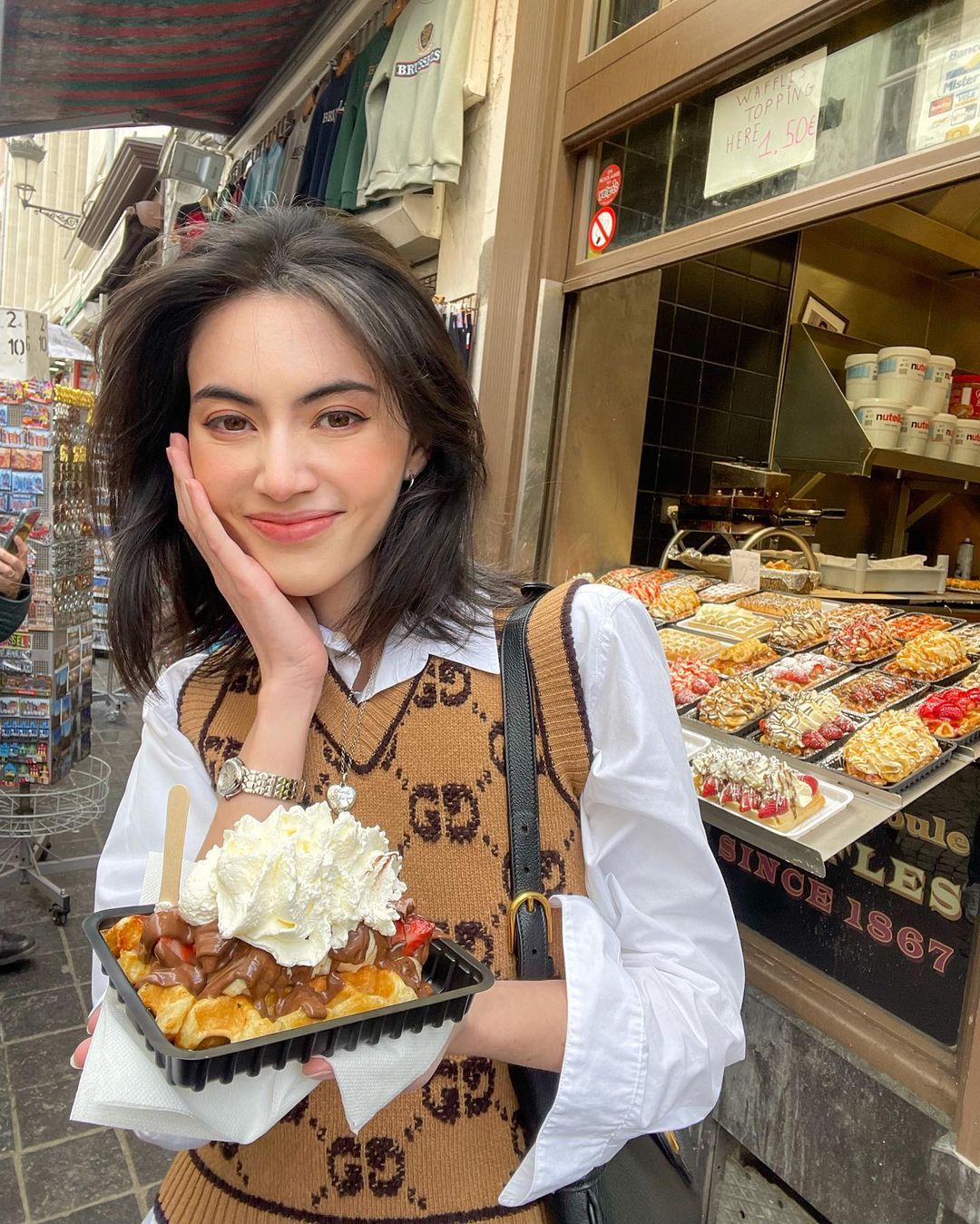 ใหม่ ดาวิกา