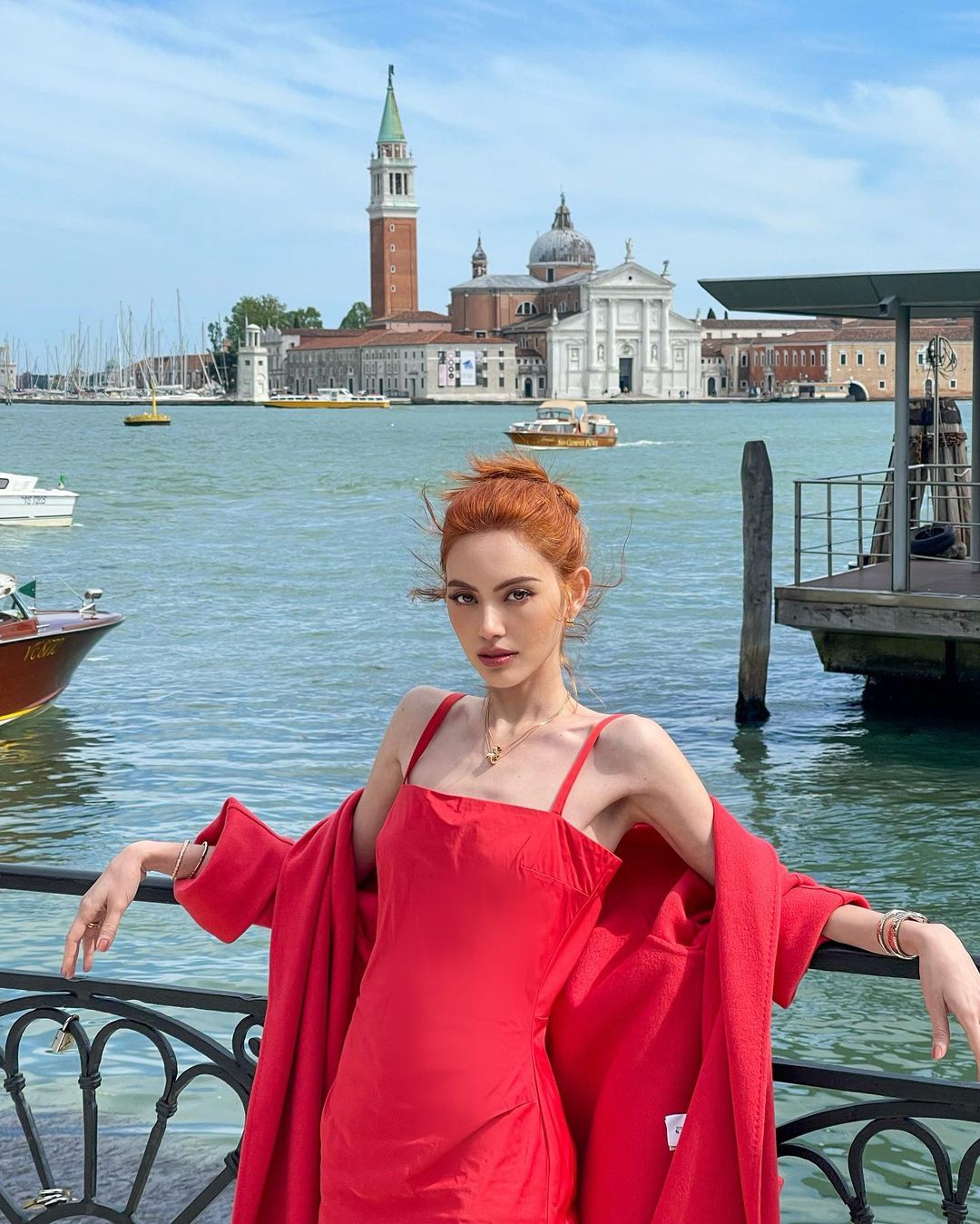 ใหม่ ดาวิกา