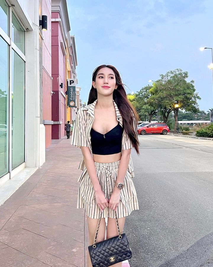 เบสท์ รักษ์วนีย์