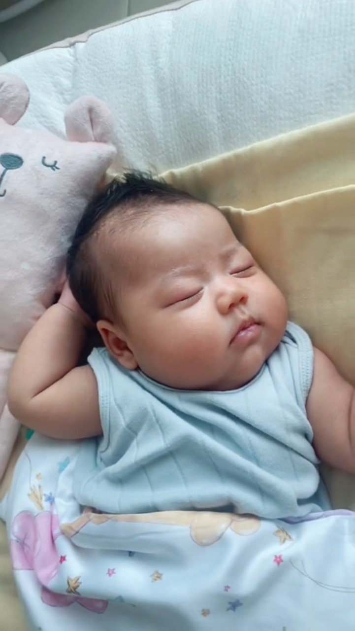 น้องเอลิเซีย