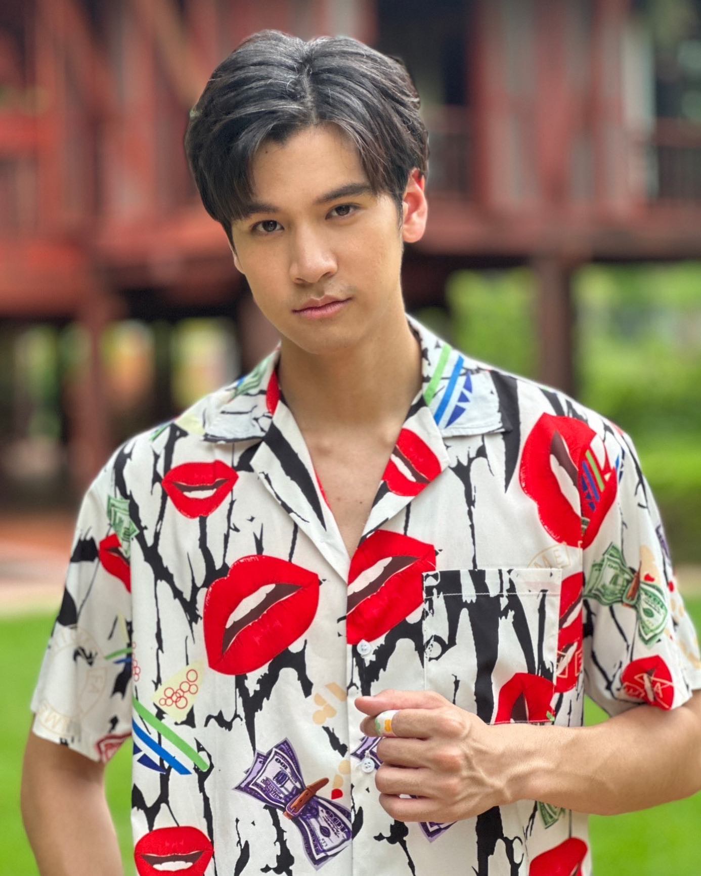 เฟรนด์ พีระกฤตย์