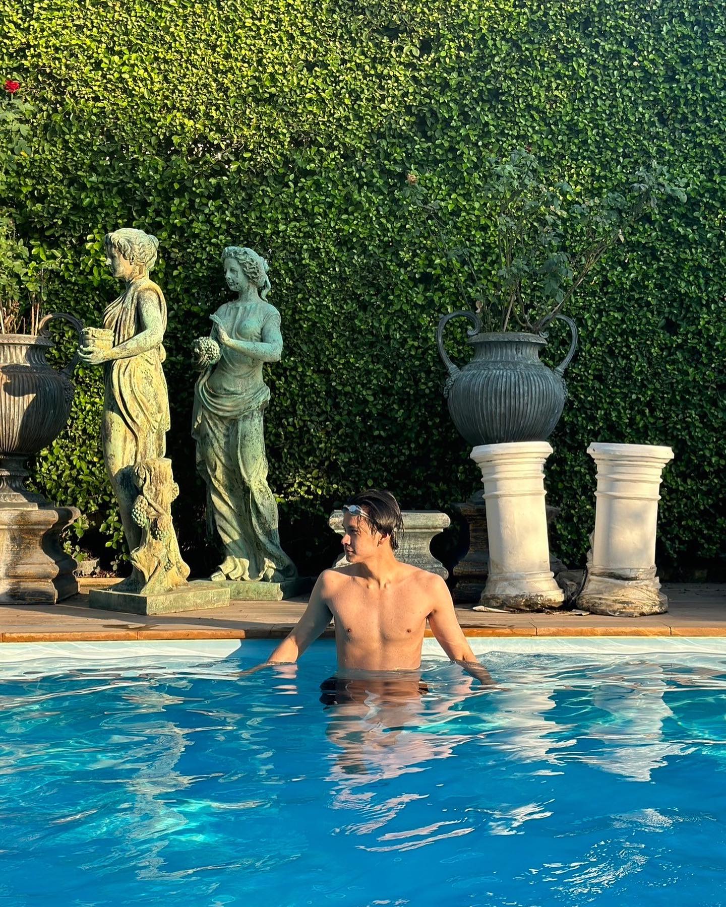 เฟรนด์ พีระกฤตย์