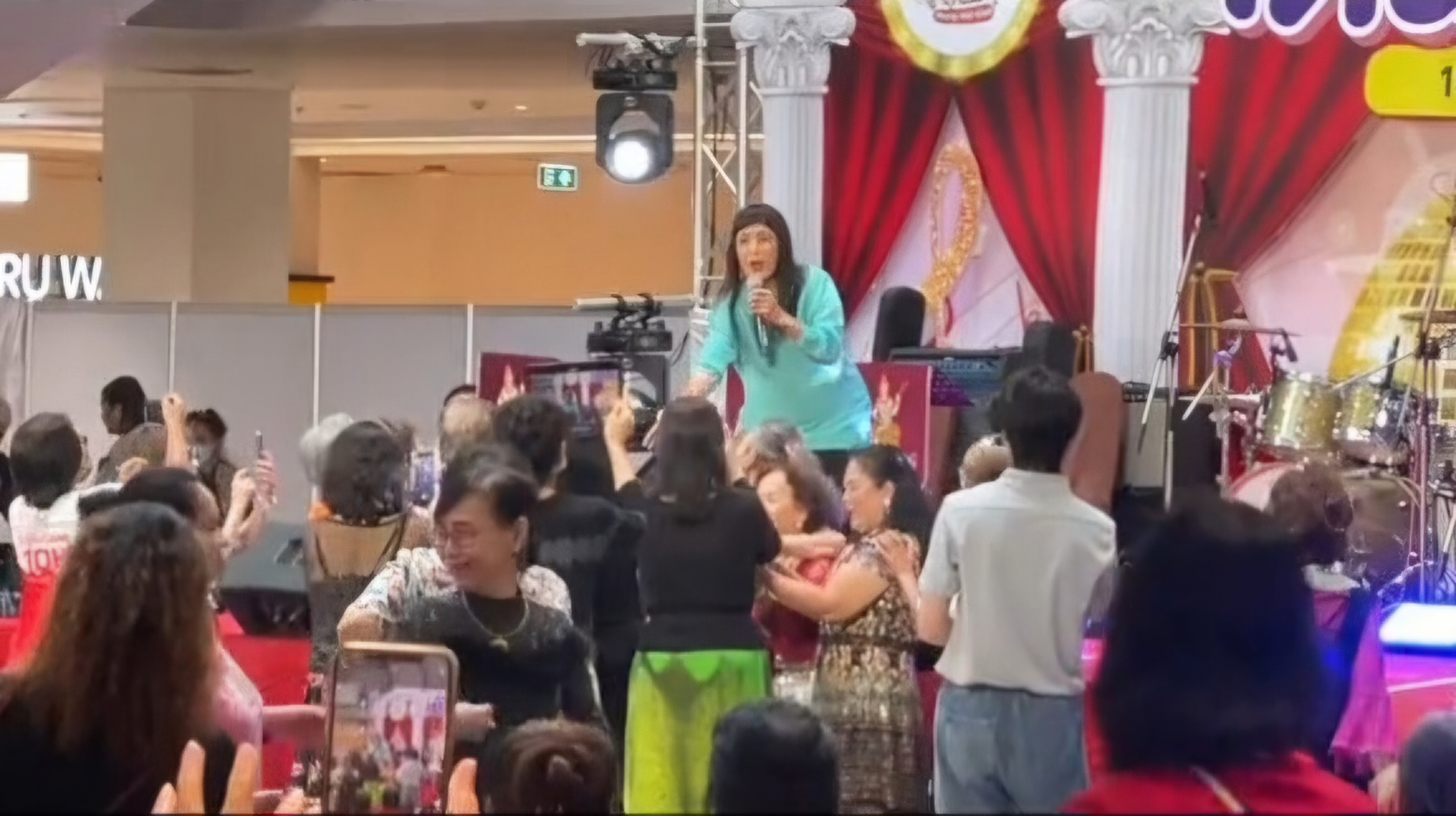 แม่เม้า สุดา ชื่นบาน