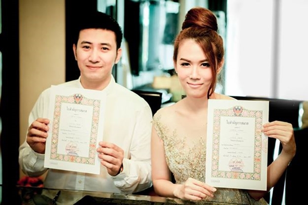 เมย์ เฟื่องอารมย์