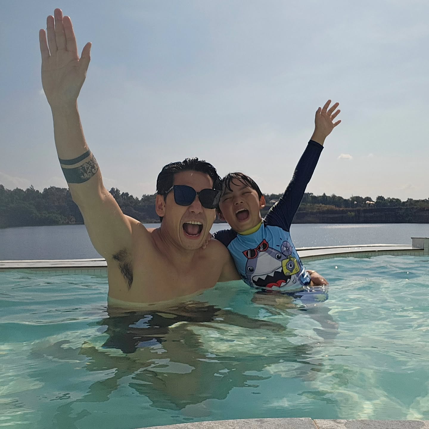 ดีเจเพชรจ้า