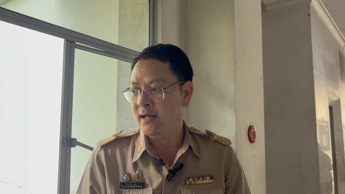 นนทบุรี เครียดจัด แม่หมอดูดัง ยืนกลางถนนหน้าศาลากลาง ร่ำไห้ขอความเป็นธรรมผู้ว่าฯ หลังโรงรับจำนำไม่ให้ไถ่ของคืน