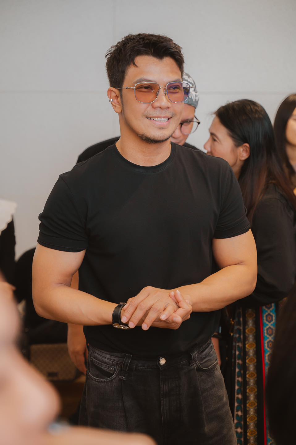 หนุ่ม กะลา