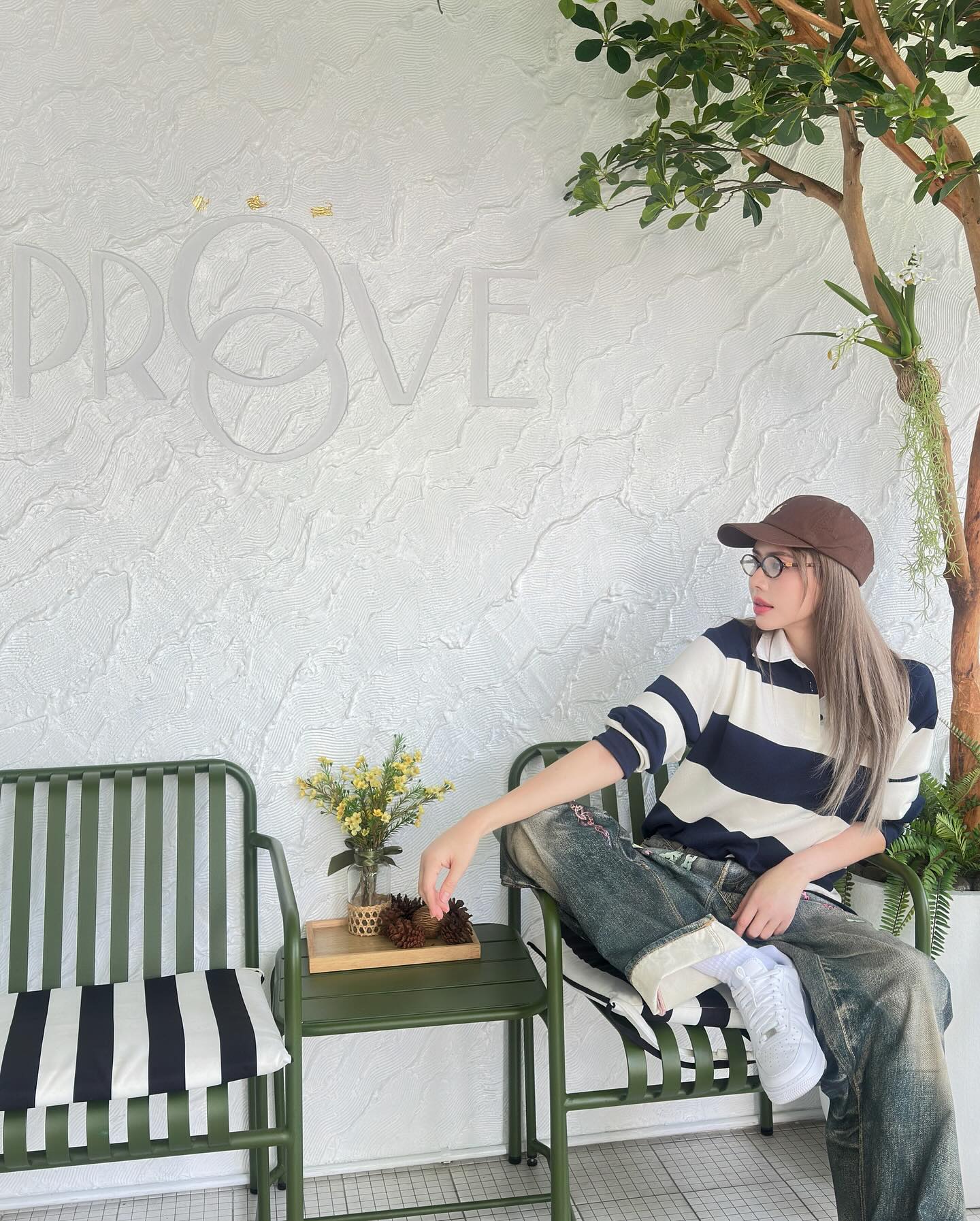 เอ๋ พรทิพย์