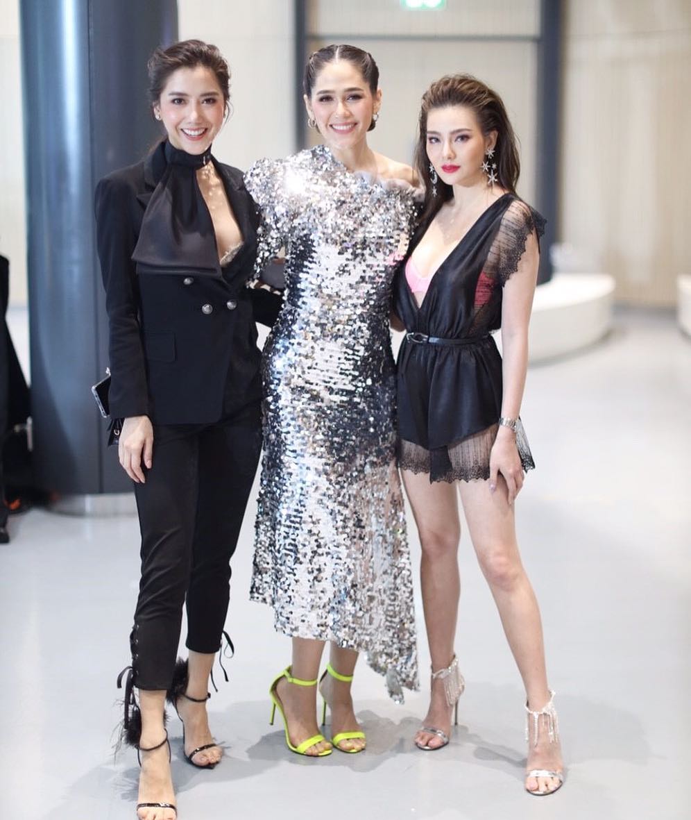 ชมพู่ ดิว