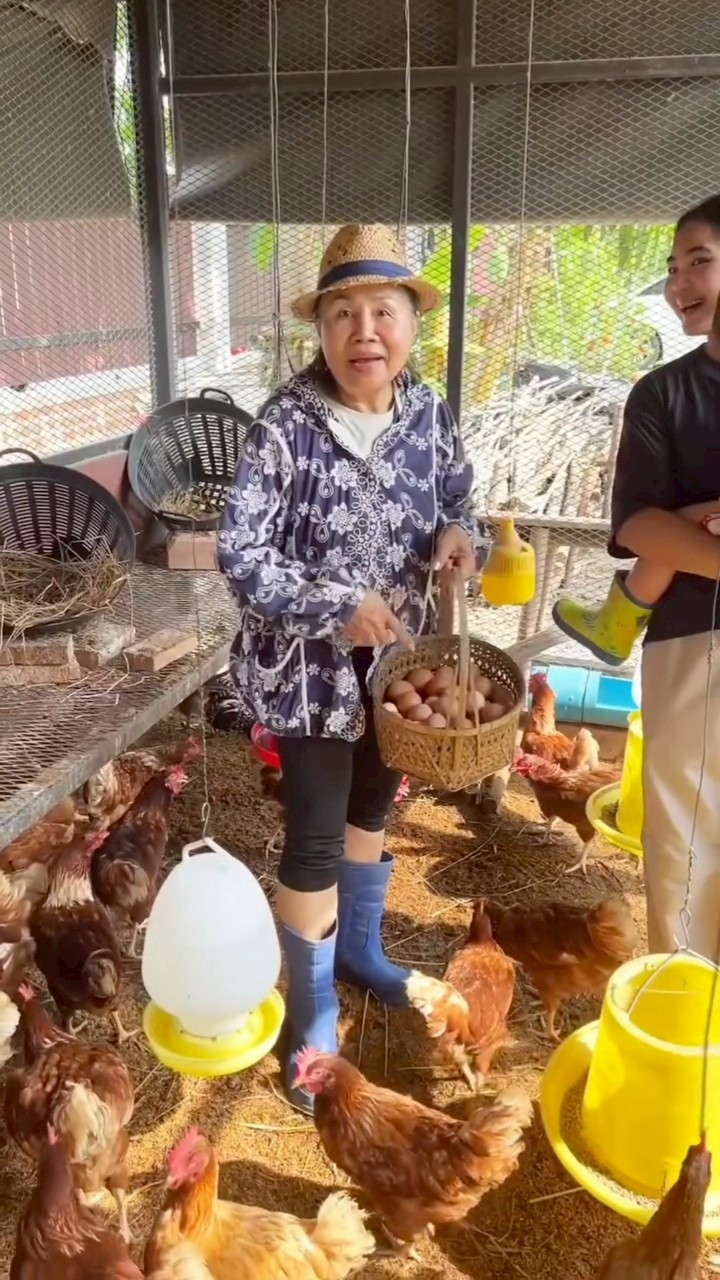 ชมพู่ อารยา