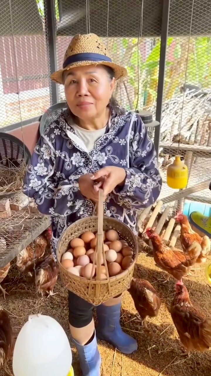 ชมพู่ อารยา