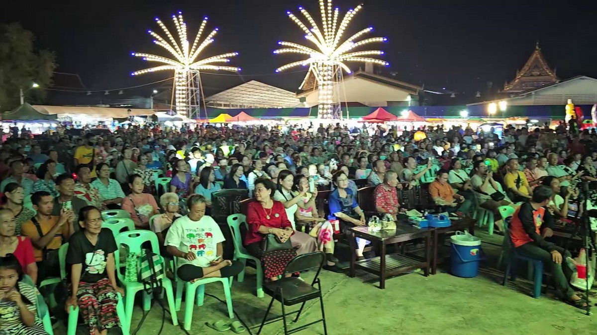 ราชบุรี- สาวนักธุรกิจจ้างลิเกดัง กุ้ง-จิ้งหรีดขาว ถวายหลวงพ่อโตหลังได้116ล้านบาท คอหวยส่องเลขเด็ด