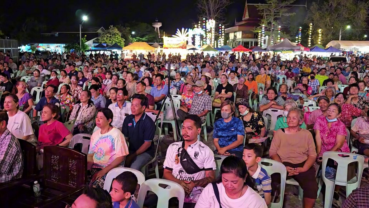 ราชบุรี- สาวนักธุรกิจจ้างลิเกดัง กุ้ง-จิ้งหรีดขาว ถวายหลวงพ่อโตหลังได้116ล้านบาท คอหวยส่องเลขเด็ด