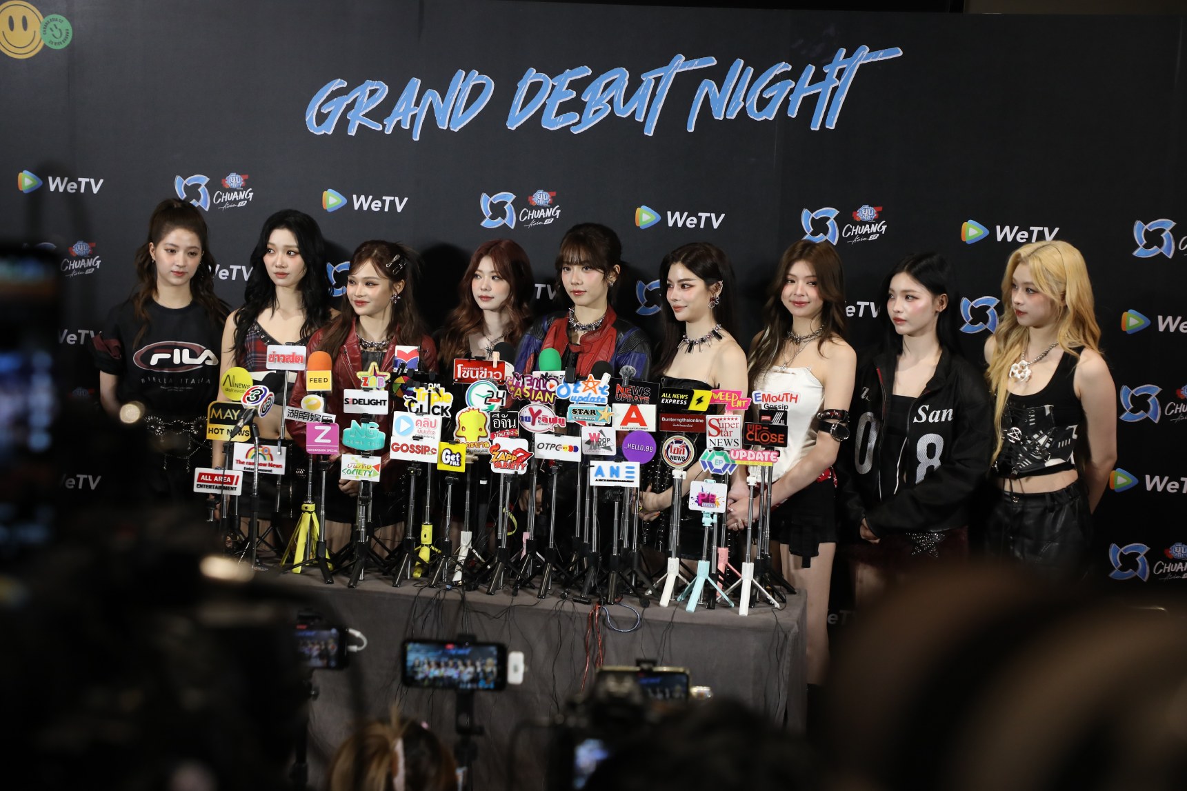 ตามติด Gen1es! เบื้องหลังน่ารัก ๆ ใน CHUANG Grand Debut Night พร้อมไอเท็มลับที่ต้องมีในกระเป๋า
