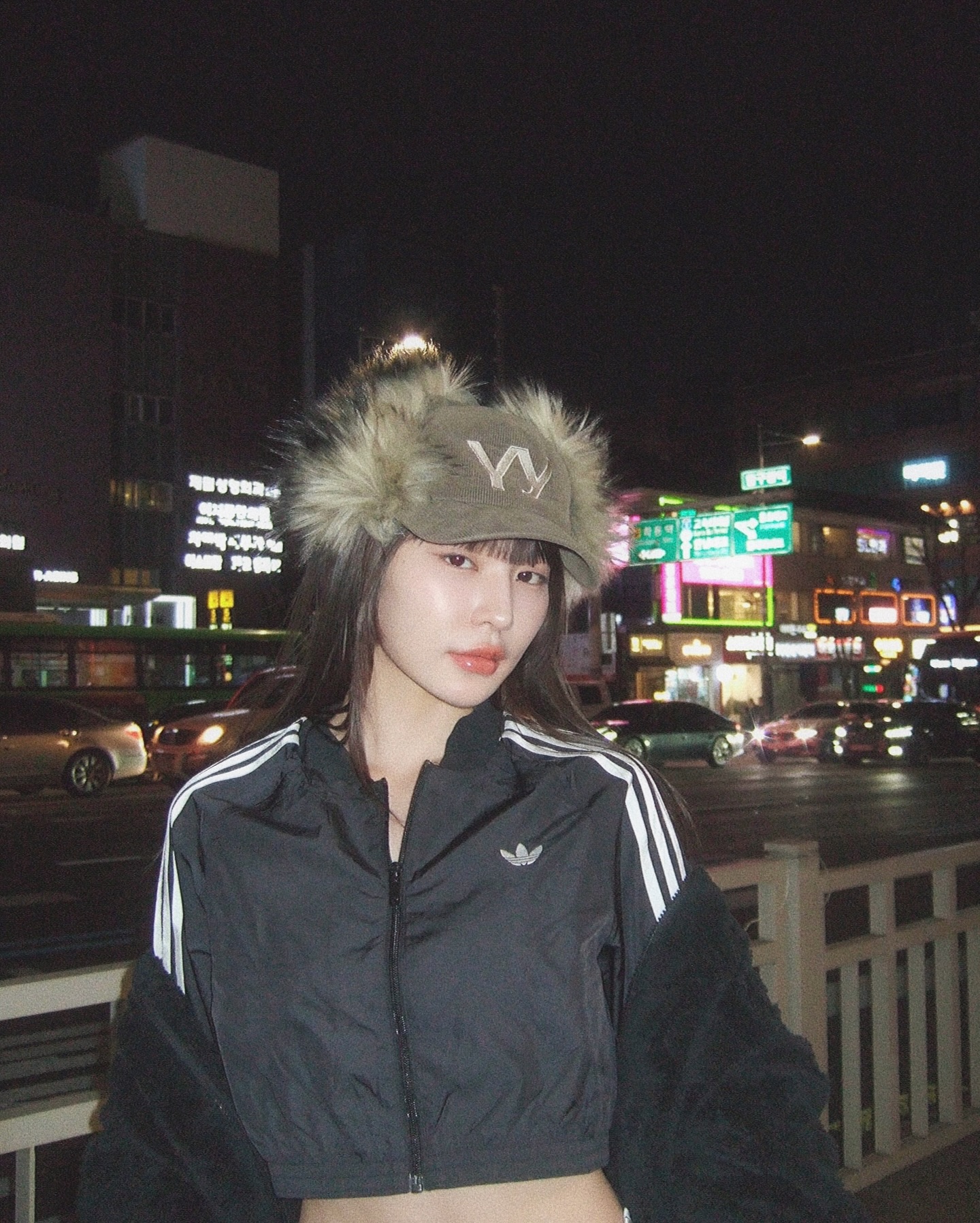 กระปุก พลอยนิรา