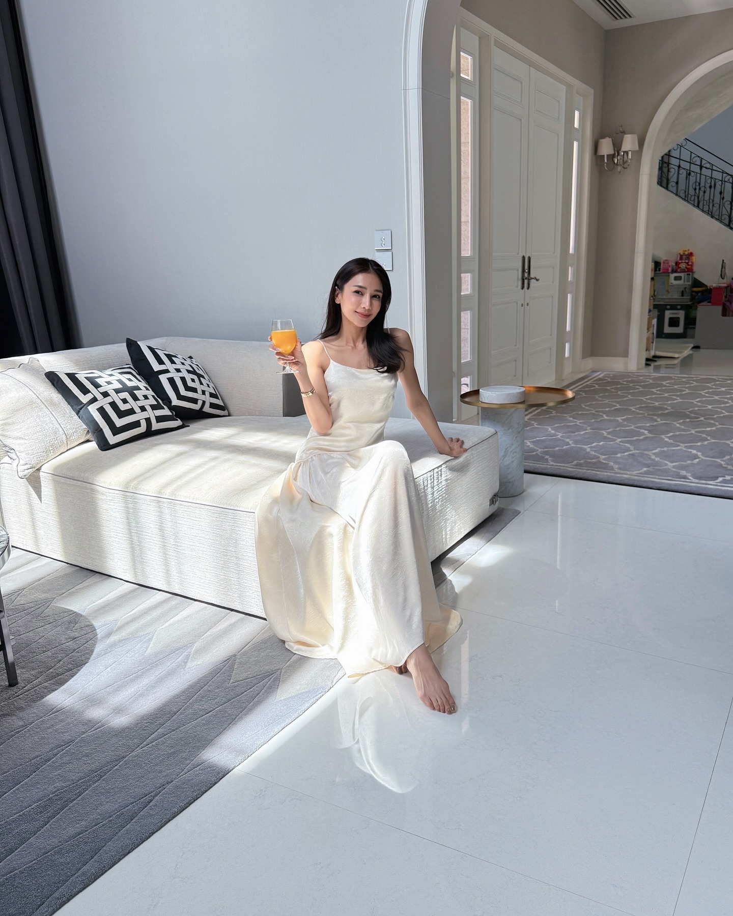 เนย โชติกา