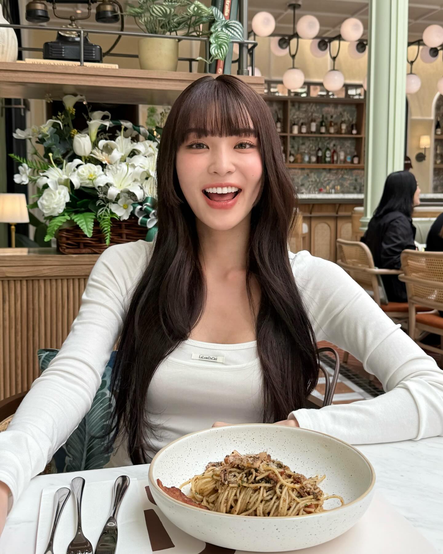 กระปุก พลอยนิรา