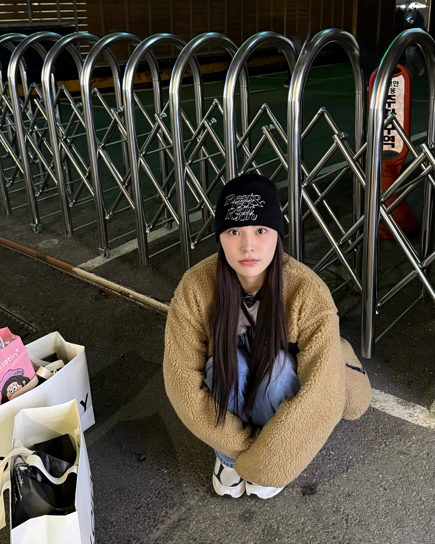 กระปุก พลอยนิรา