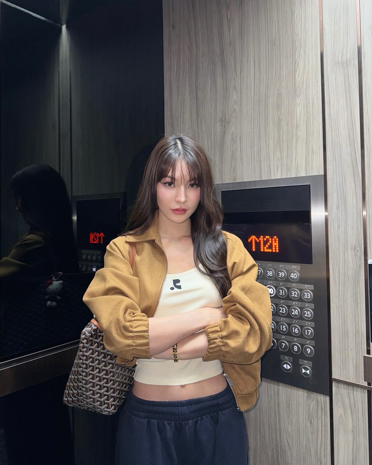 กระปุก พลอยนิรา