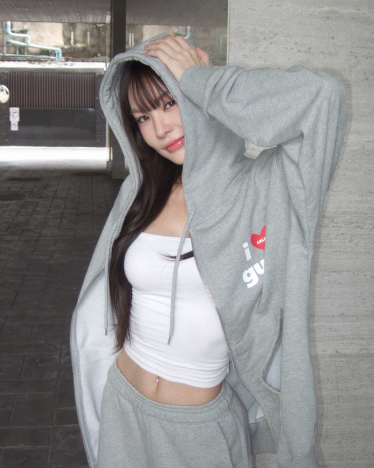 กระปุก พลอยนิรา