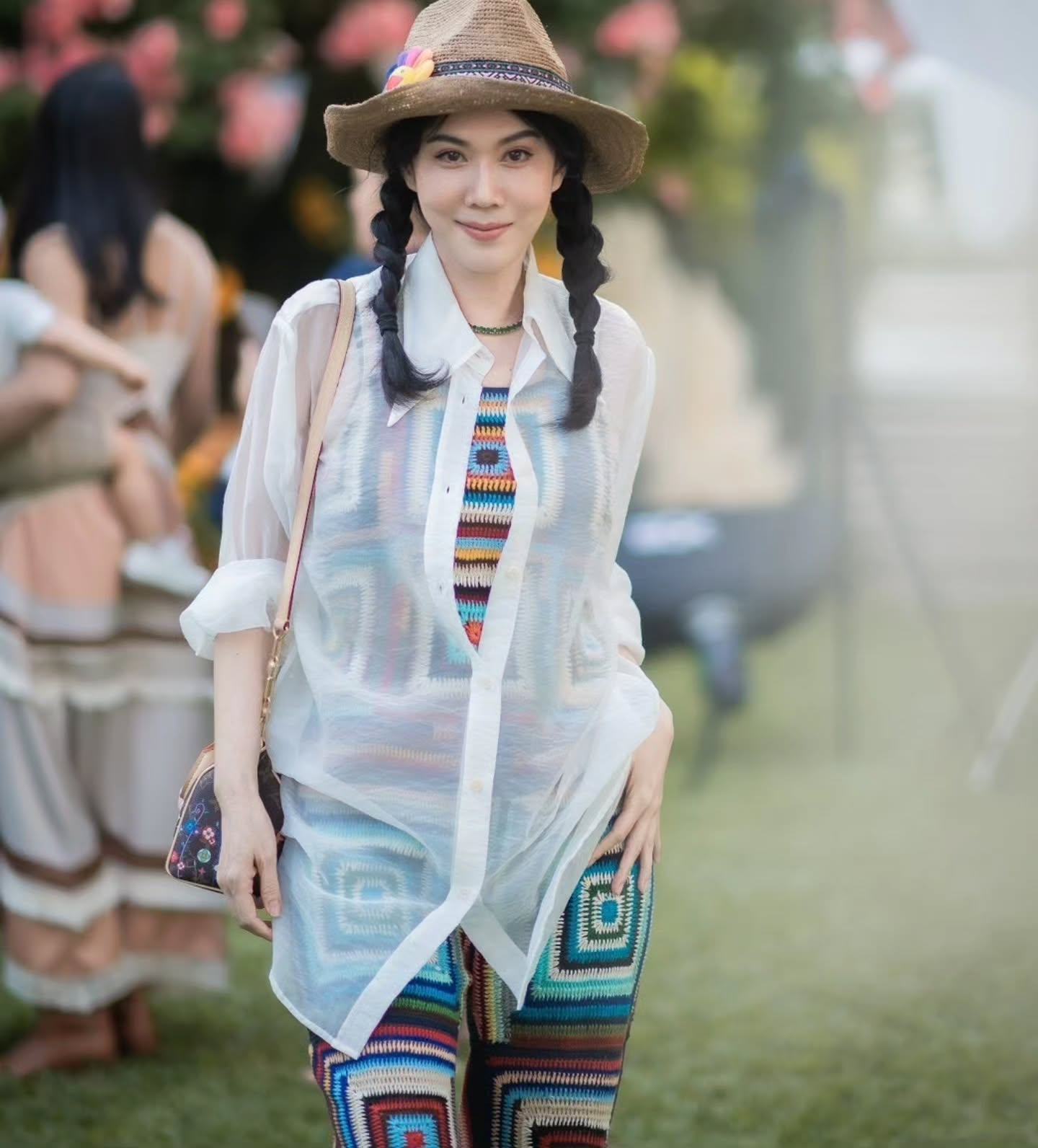 เมย์ เฟื่องอารมย์