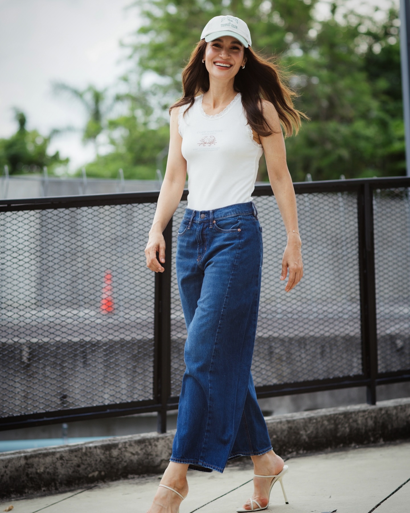 แอน ทองประสม