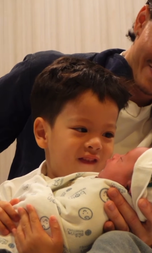 กวินท์ ปุ้มปุ้ย