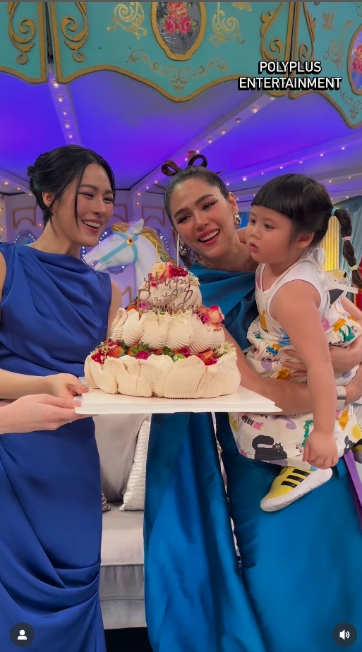 ชมพู่ อารยา