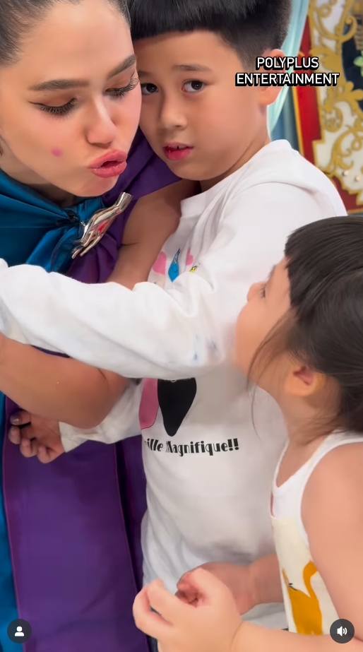 ชมพู่ อารยา