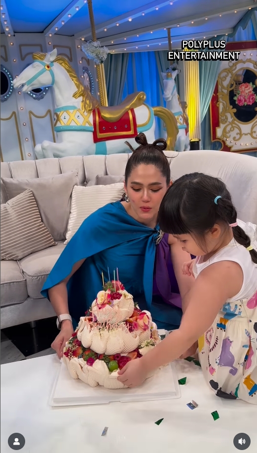 ชมพู่ อารยา