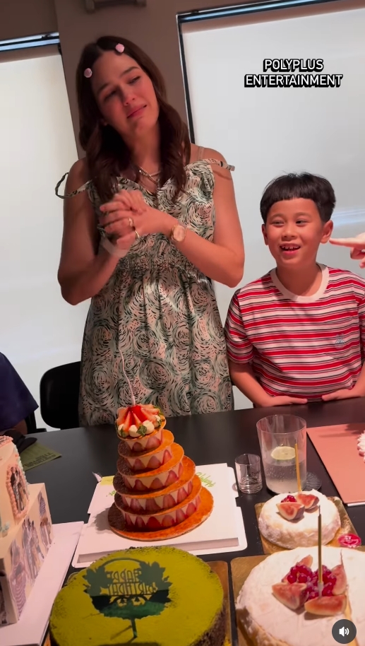 ชมพู่ อารยา