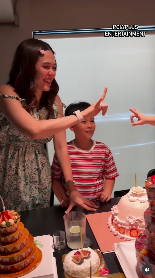 ชมพู่ อารยา