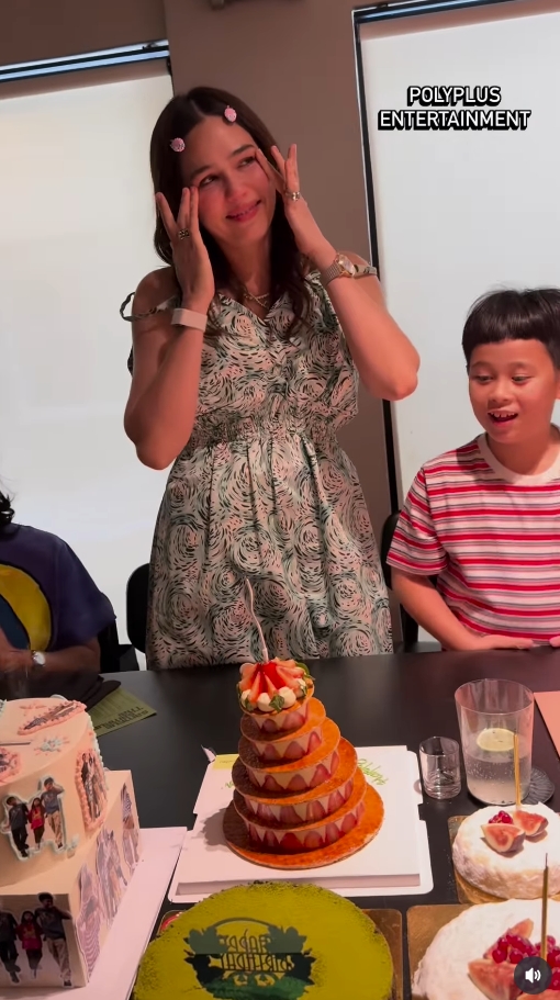 ชมพู่ อารยา