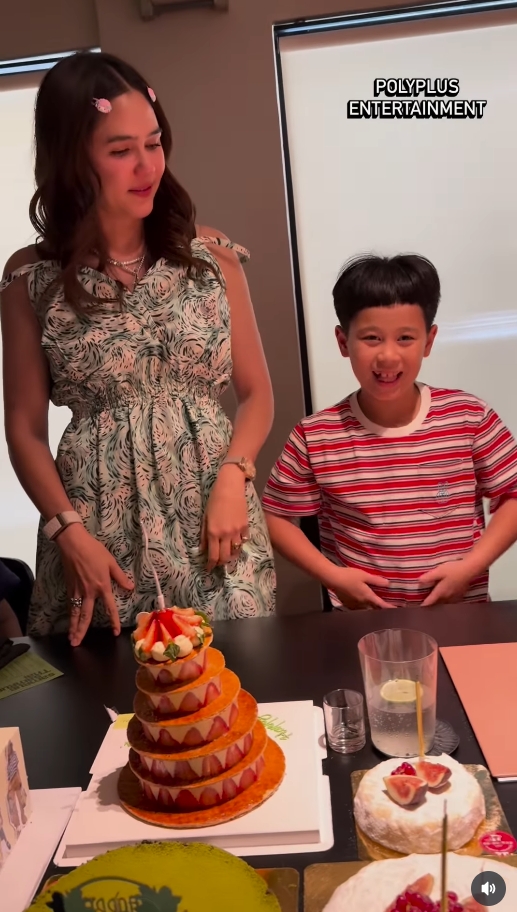 ชมพู่ อารยา