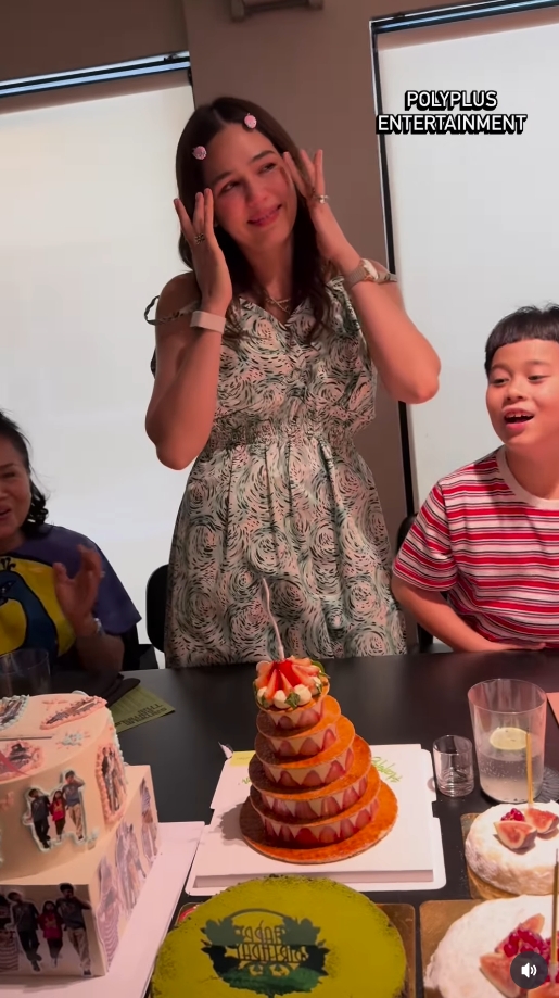 ชมพู่ อารยา