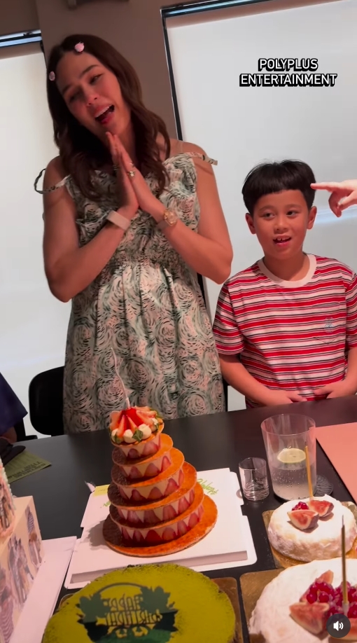 ชมพู่ อารยา