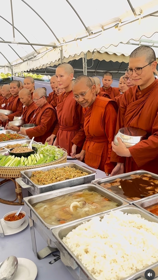 สามเณรีเจนี่