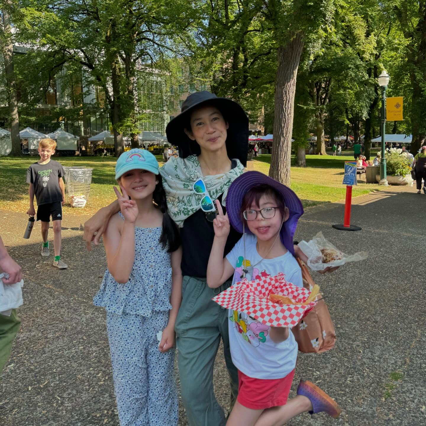 อุ้ม สิริยากร