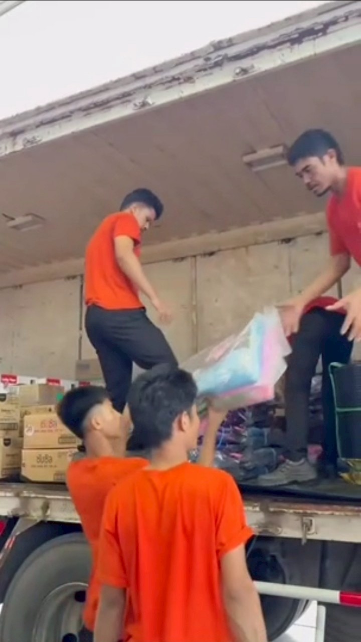 ชมพู่ น็อต