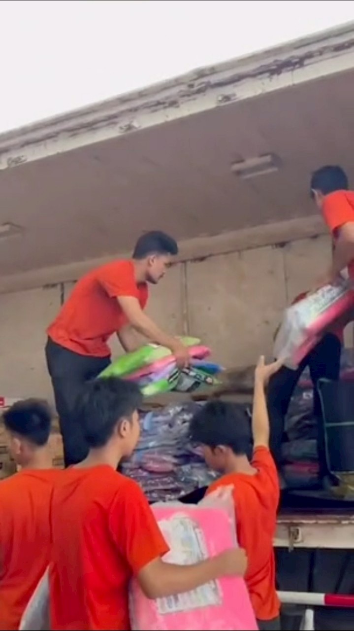 ชมพู่ น็อต