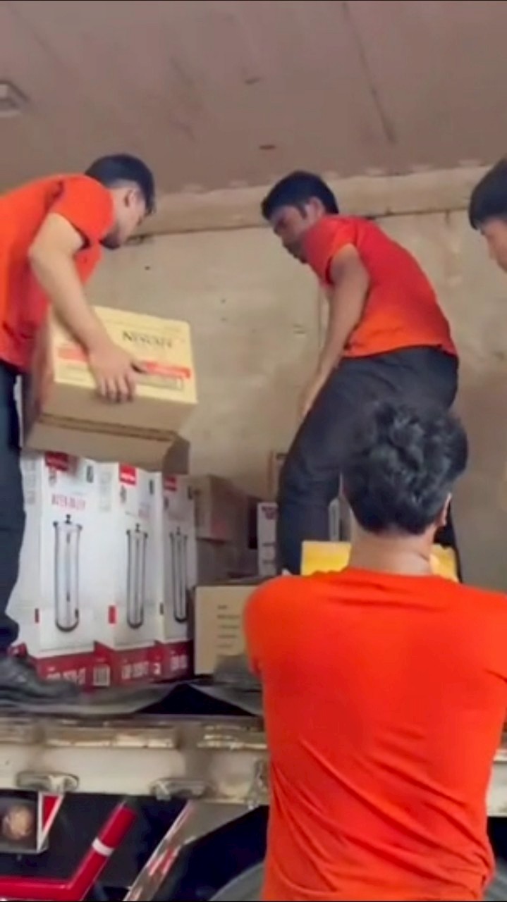 ชมพู่ น็อต