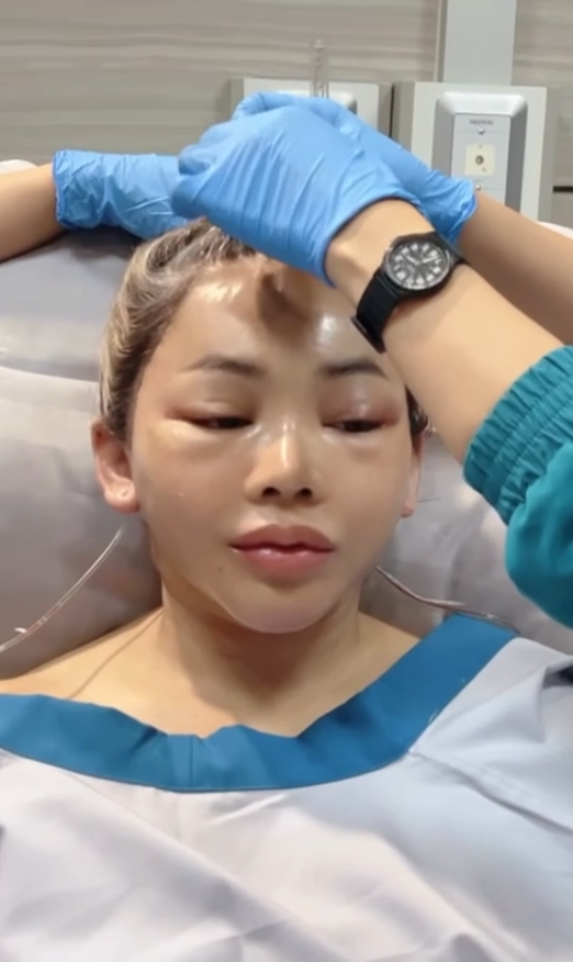 ตั๊กแตน ชลดา