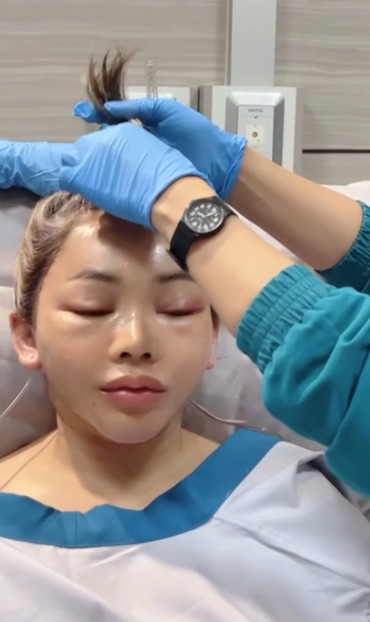 ตั๊กแตน ชลดา