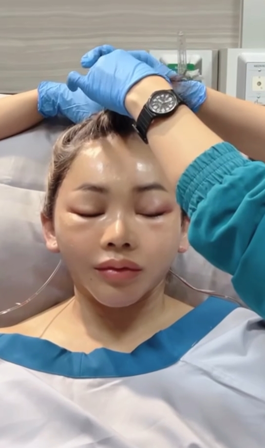 ตั๊กแตน ชลดา