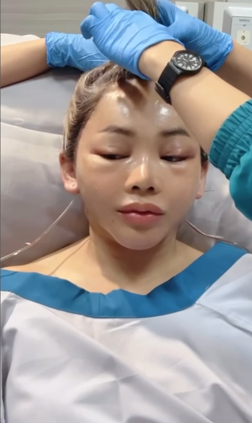 ตั๊กแตน ชลดา